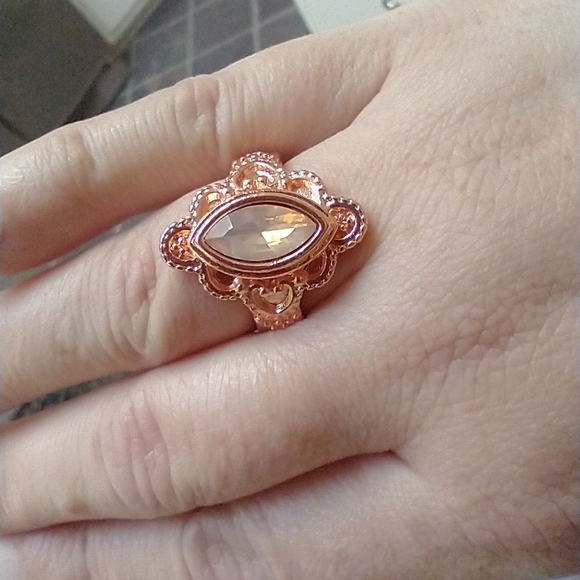 4 Gorgeous Stretch Rings! #R6 - Picture 7 of 8